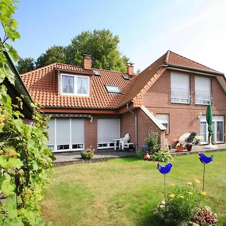 Am Mirower See, Mirow, Cleaning Included Apartament